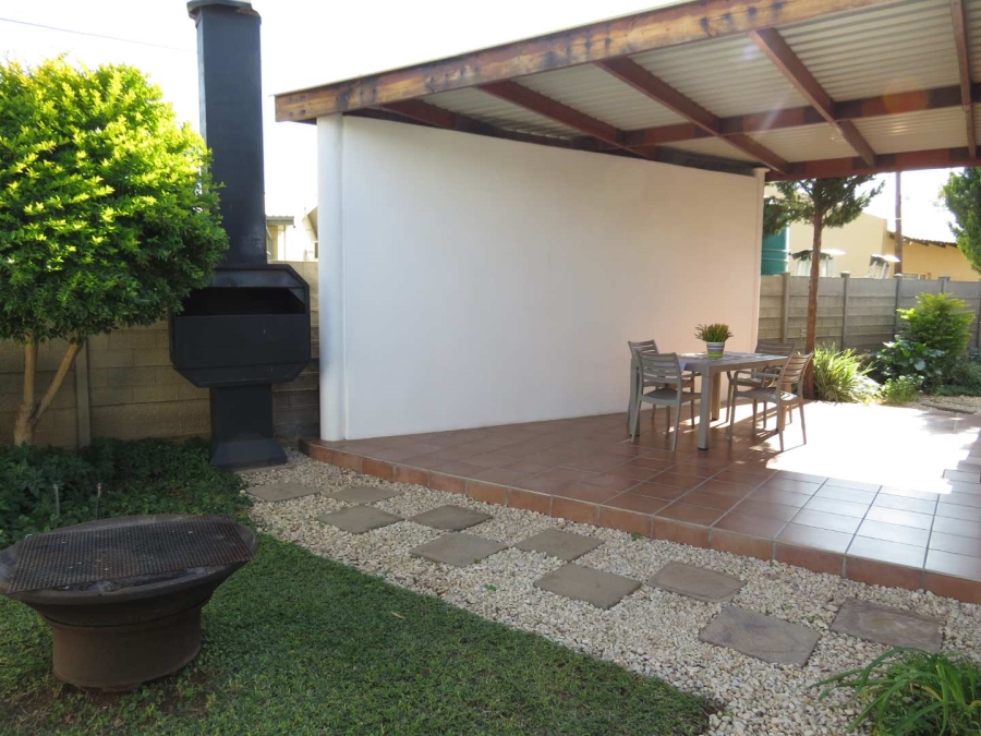 4 Bedroom Property for Sale in Kakamas Northern Cape